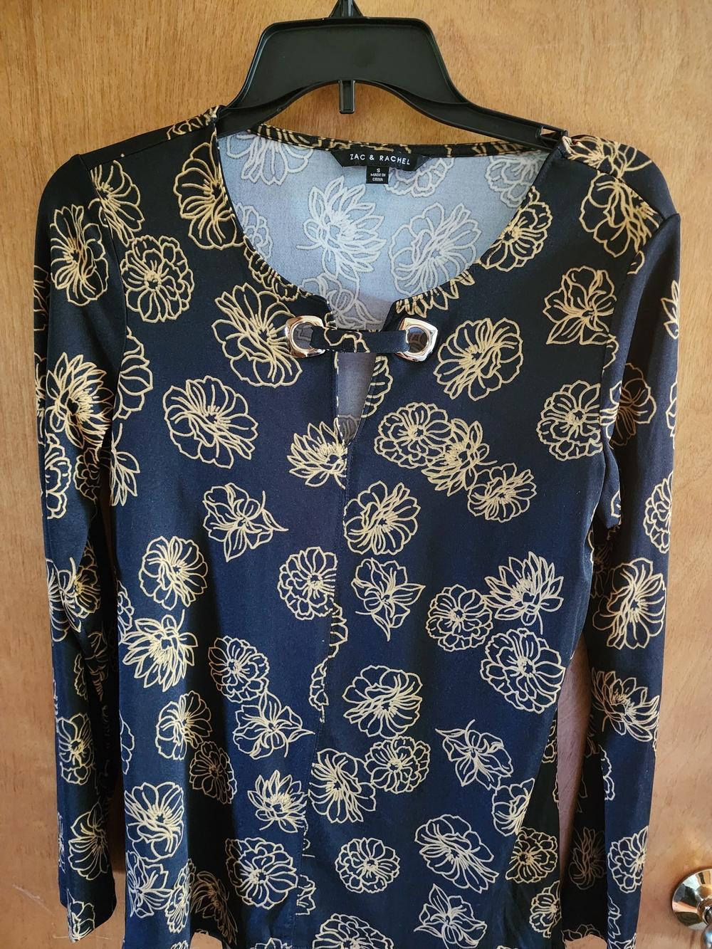 Zac & Rachel Black Gold Floral Knit Keyhole Tunic Top